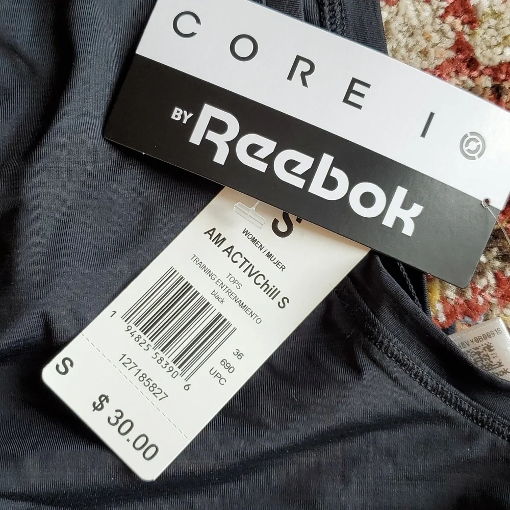 Small Reebok Core I Activewear black top fitted tank - Picture 4 of 5
